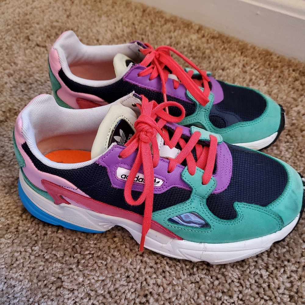 Multicolor Adidas Falcon W